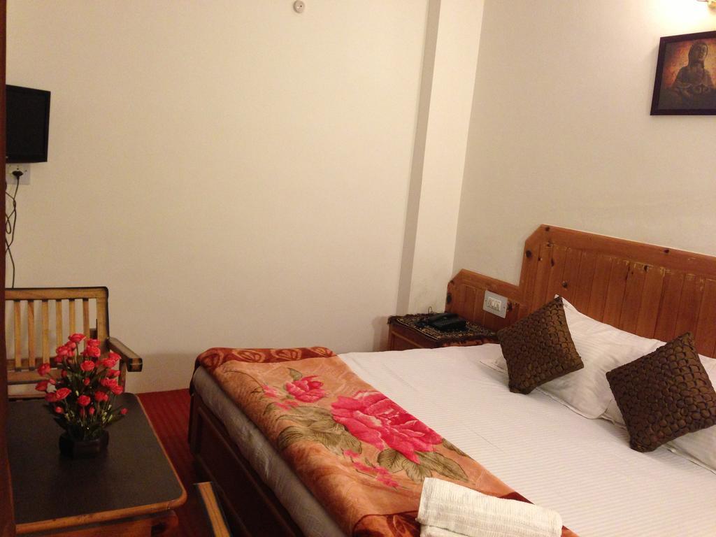 Akash Hills Hotel Manali  Luaran gambar
